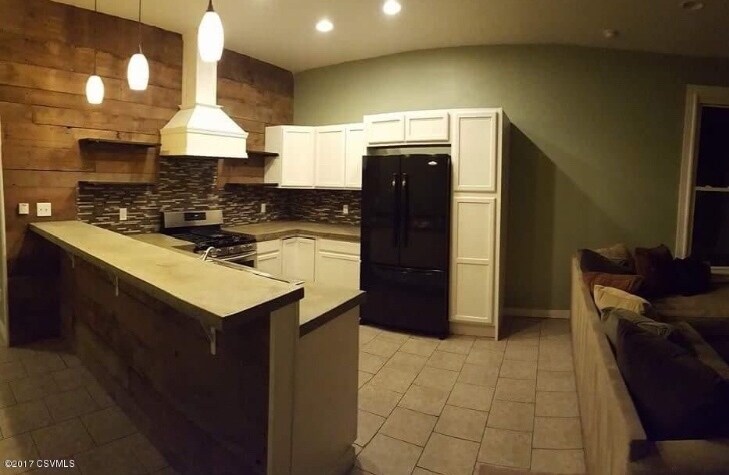 35 E Market St, Unit 101 in Danville, PA - Building Photo