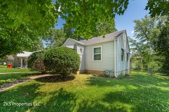 1016 E Blaine St in Springfield, MO - Foto de edificio - Building Photo
