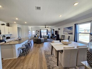 304 Sonterra Dr in San Marcos, TX - Building Photo - Building Photo
