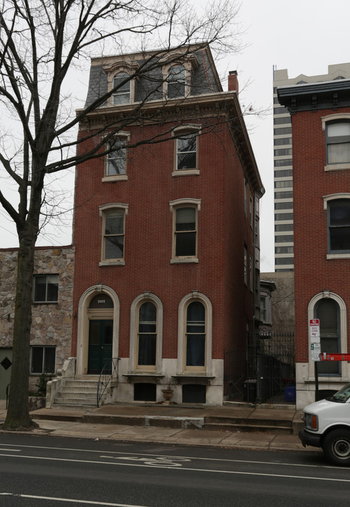 2002 Spring Garden St in Philadelphia, PA - Foto de edificio