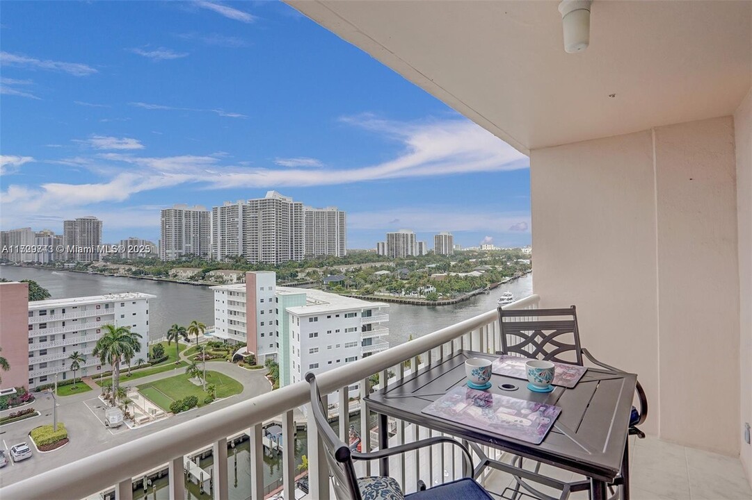 3161 S Ocean Dr, Unit 1108 in Hallandale Beach, FL - Building Photo