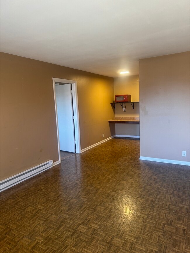 2134 Fairfax Ave, Unit E14 in Nashville, TN - Foto de edificio - Building Photo