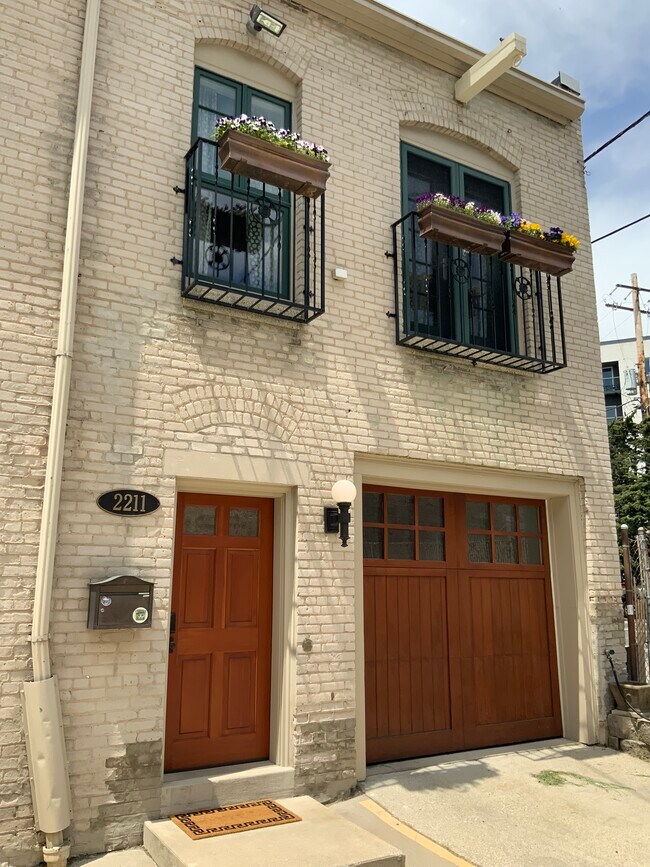 2211 N Farwell Ave Rentals in Milwaukee, WI