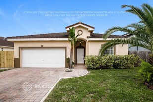 22651 SW 103rd Ct in Miami, FL - Building Photo