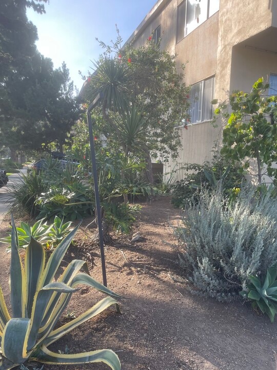 1030 Idaho Ave in Santa Monica, CA - Building Photo