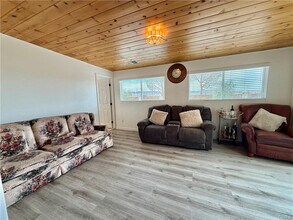 45105 73rd St W in Lancaster, CA - Building Photo - Building Photo