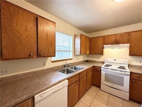 886 Curtis Ave in Fayetteville, AR - Building Photo - Building Photo