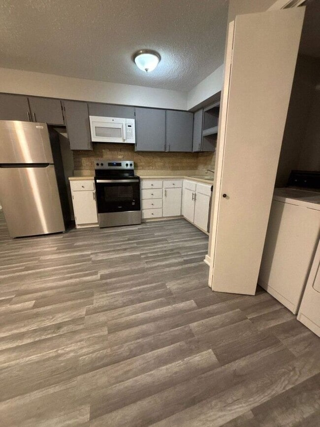 4136 Enden Ln in Des Moines, IA - Foto de edificio - Building Photo