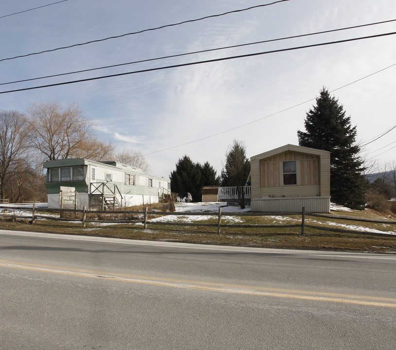 4872 Rt-28 in Cooperstown, NY - Foto de edificio