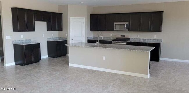 property at 3015 N Brooklyn Dr