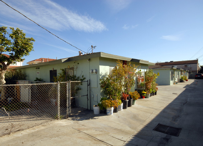 604 N Lincoln Ave in Monterey Park, CA - Building Photo - Building Photo