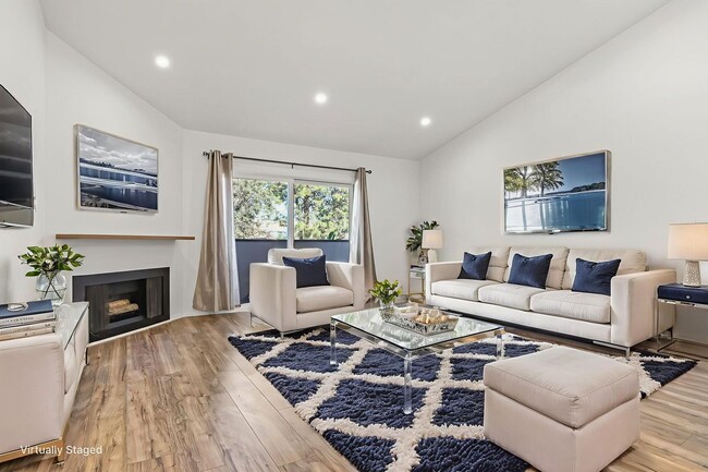 5500 Lindley Ave in Los Angeles, CA - Building Photo - Building Photo