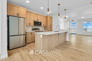 203 Kinglet Blvd in Edmonton, AB - Building Photo