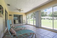 6986 W Country Club Dr N in Sarasota, FL - Foto de edificio - Building Photo