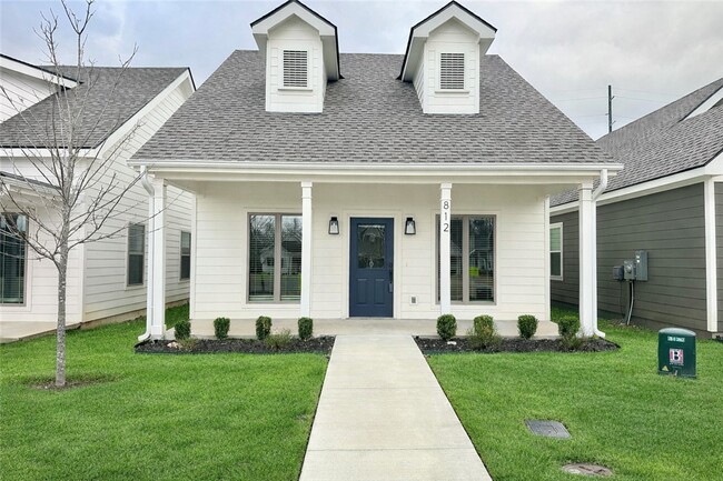 property at 812 NE Hts Ln