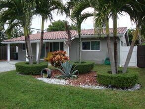 31 NE 48th Ct in Fort Lauderdale, FL - Building Photo - Building Photo