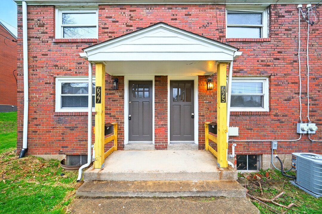 627 2nd St, Unit 625 in Verona, PA - Building Photo