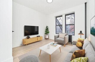 208 E 6th St in New York, NY - Building Photo