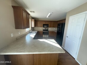 41139 W Cahill Dr in Maricopa, AZ - Building Photo - Building Photo