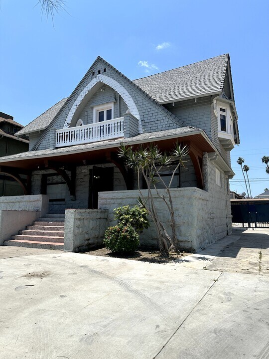 1223 Elden Ave, Unit C in Los Angeles, CA - Building Photo