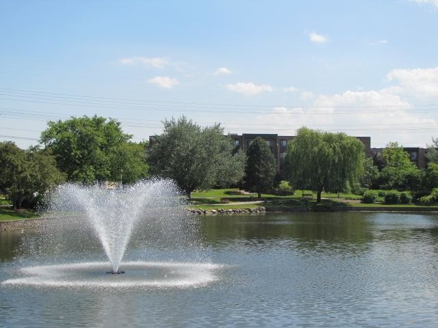 Huntington Square in Mount Prospect, IL - Building Photo - Building Photo