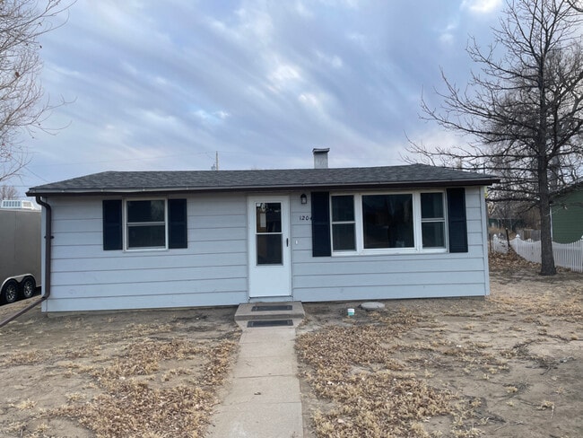 1204 Eaton St in Brush, CO - Foto de edificio - Building Photo