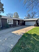 1535 Monterey Ct in Bettendorf, IA - Building Photo