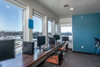 Tech Village in Appleton, WI - Foto de edificio - Interior Photo
