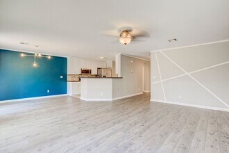 9595 Gatesville Ave in Las Vegas, NV - Building Photo - Building Photo