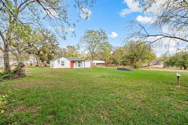 705 Moseley St in Lake Dallas, TX - Building Photo - Building Photo