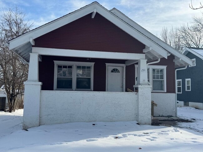 property at 1211 N Sheridan St