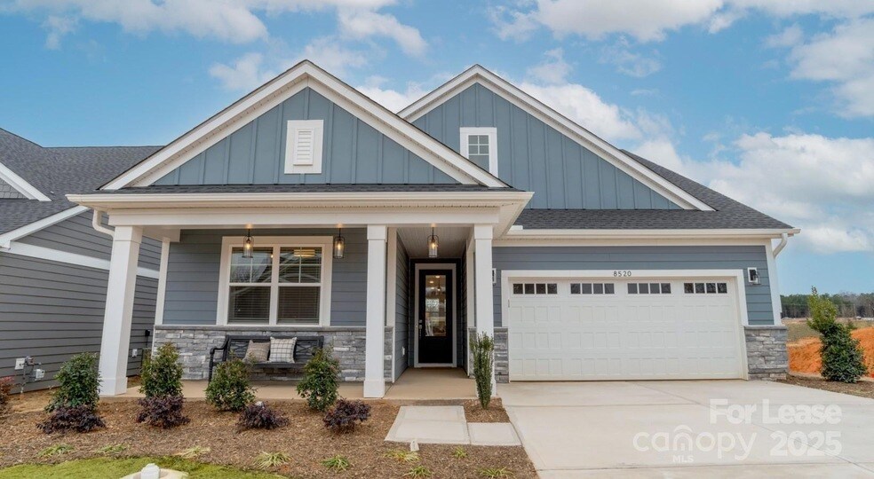 8629 Chagrin Dr, Unit 060617 in Cornelius, NC - Building Photo