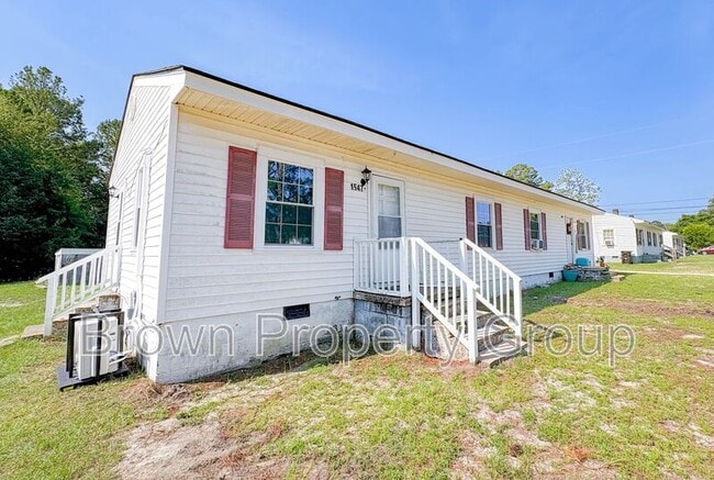 property at 1547 Center St