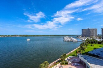 130 Lakeshore Dr in North Palm Beach, FL - Building Photo - Building Photo