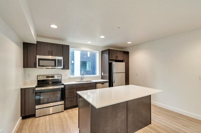 Maven TownHomes in Salt Lake City, UT - Foto de edificio - Building Photo