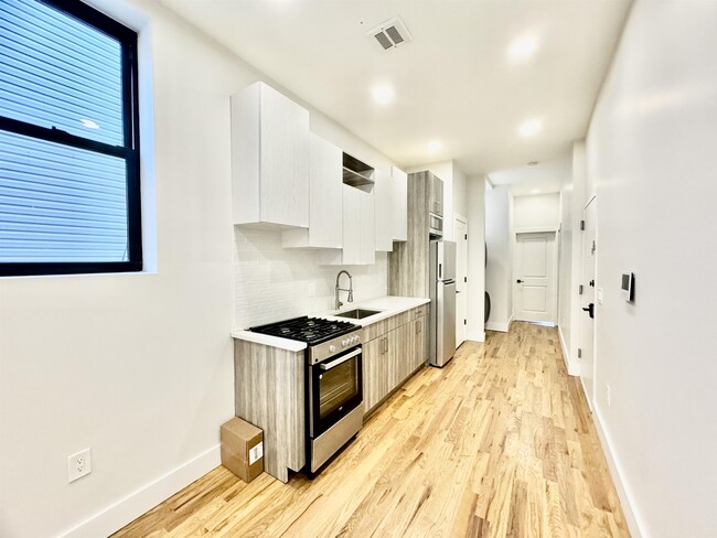 282 Baldwin Ave in Jersey City, NJ - Building Photo - Building Photo
