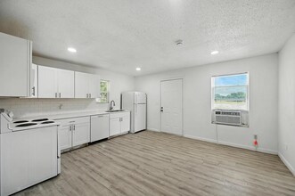 320 T A Carroll Ave in Corsicana, TX - Building Photo - Building Photo