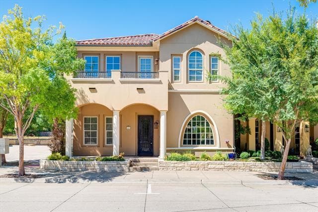property at 68 Veranda Ln