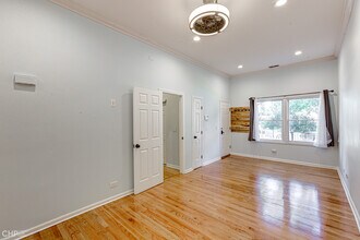 3705 W Palmer St, Unit 1 in Chicago, IL - Building Photo - Building Photo