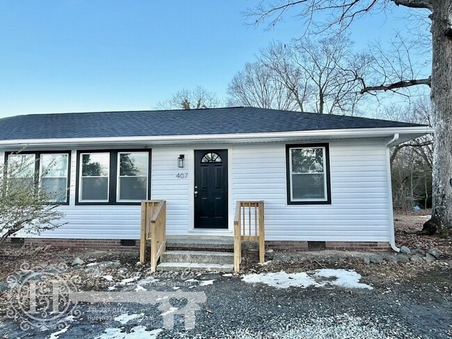 407 Laurel Hill Dr, Unit 407 in Burlington, NC - Foto de edificio - Building Photo
