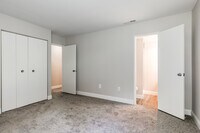 Fox Glen Apartments - 6