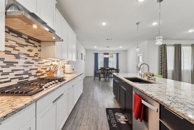 property at 200 Long Canyon Ln