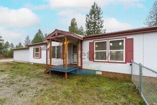 5425 E Grove Ave in Athol, ID - Building Photo