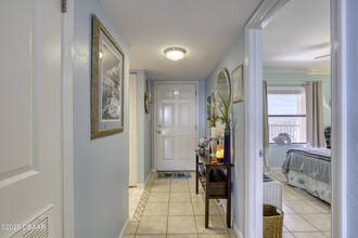 2390 Ocean Shore Blvd in Ormond Beach, FL - Building Photo - Building Photo