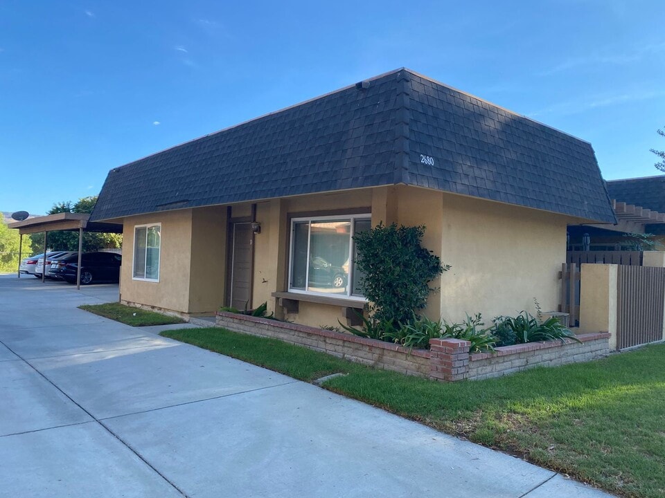 2680 Phipps Ave in Simi Valley, CA - Building Photo