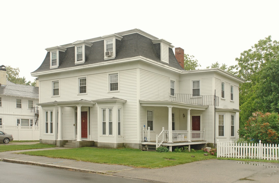 10 Abbott St in Nashua, NH - Foto de edificio