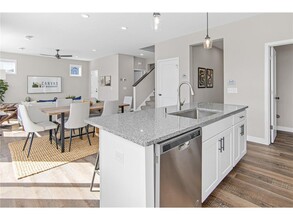 4634 Atlas Pl in Woodbury, MN - Foto de edificio - Building Photo