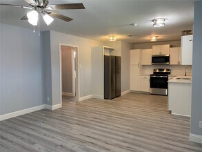 328 1st St in Galveston, TX - Building Photo - Building Photo