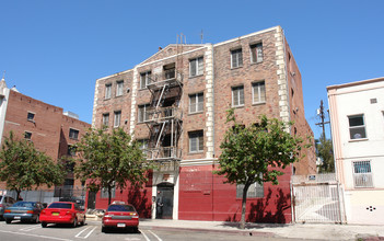 746 S Normandie Ave in Los Angeles, CA - Building Photo - Building Photo