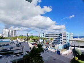 101 Briny Ave in Pompano Beach, FL - Building Photo - Building Photo